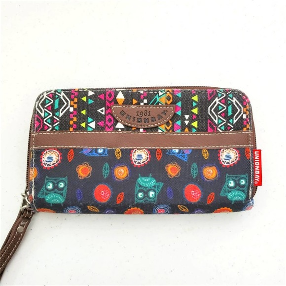 UNIONBAY Handbags - Union Bay Owl Aztec Flair Canvas Wallet Organizer Zip Clutch Wristlet